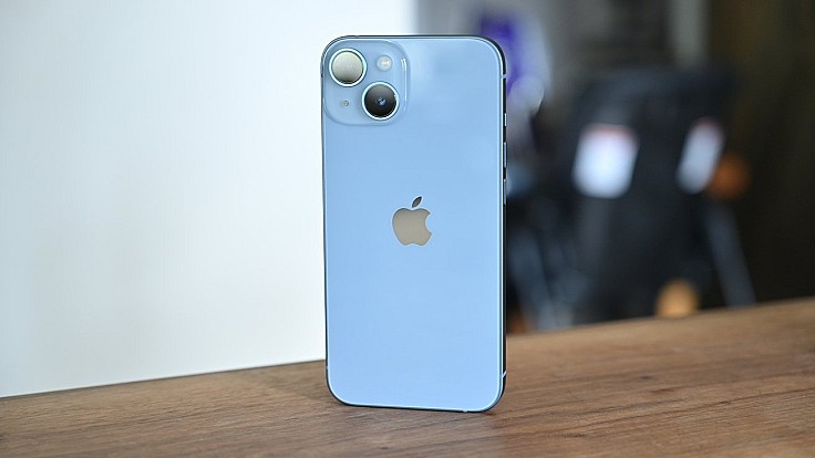 Чутки про iPhone SE 4: нові камери і OLED-дисплей
