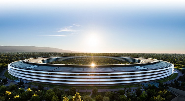 Apple подали до суду через політику моніторингу пристроїв працівників «Всевидяче око»