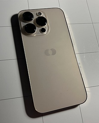 Рідкісний прототип iPhone, ймовірно, тестував технологію тактильних кнопок