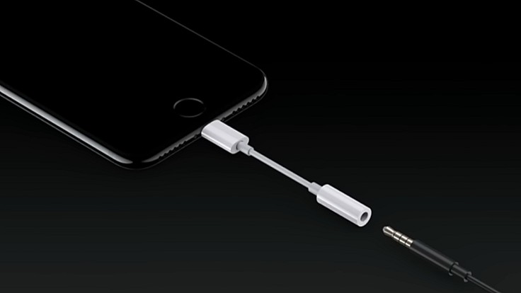 Apple припиняє випуск адаптера з Lightning на роз'єм для навушників
