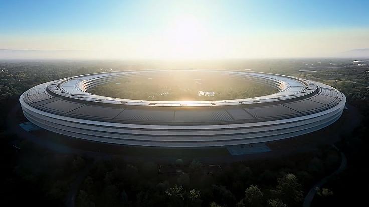 Apple лідирує на світовому ринку мобільних пристроїв, випереджаючи конкурентів у рекламі