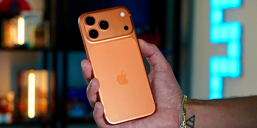 iPhone 17 Pro Max заклали в капсулу часу до 250-річчя США — її відкриють у 2276 році