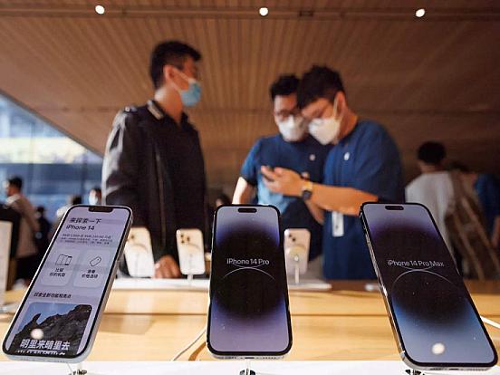 Поставки iPhone від Apple в Китаї все ще стикаються з тиском з боку зростаючих конкурентів