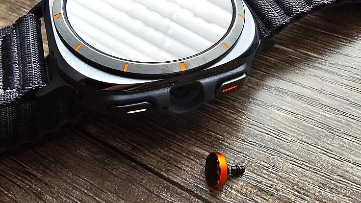 Samsung Galaxy Watch Ultra копіює все від Apple, крім довговічності